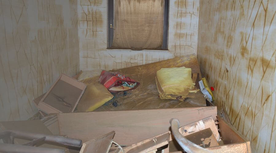 Why choose water damage restoration service for emergency water extraction services in Los Angeles